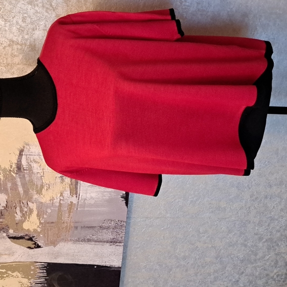 Leslie Fay Sweaters - Leslie Fay Size Large. Lightweight red and black sweater. Great